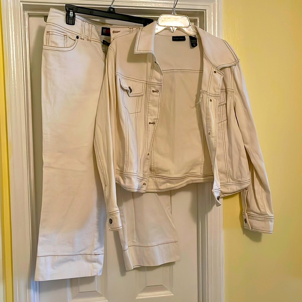 Denim off white crop jeans and jacket pants size 12 with Large jacket